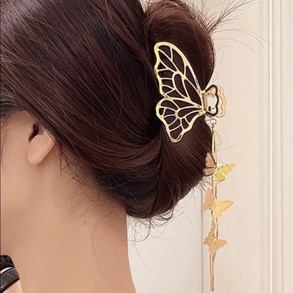 Gold Butterfly Hair Clip With Chain - Picture 2 of 4
